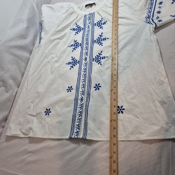 Calessa Women's Top Size XL White Blue Embroidered Crew Neck 3/4 Sleeve Tunic 27 - Picture 10 of 13
